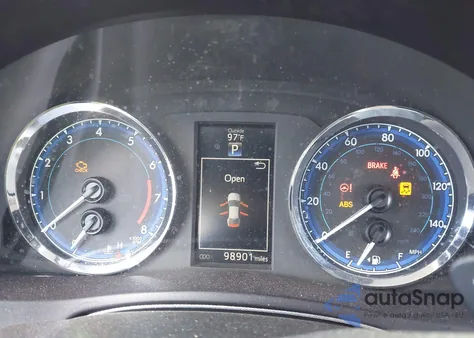 2017 Toyota Corolla Se Special Edition z USA, uszkodzony, nr VIN 5YFBURHE4HP611541